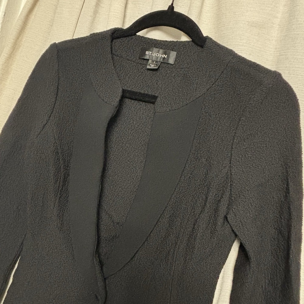 St. John Women's Textured Black Blazer Jacket Size 2 One Button - Picture 7 of 9